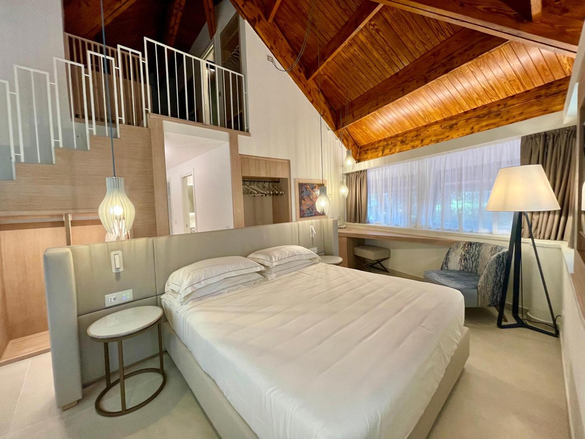 La Bussola Beach Hotel Пунта-Ала Экстерьер фото