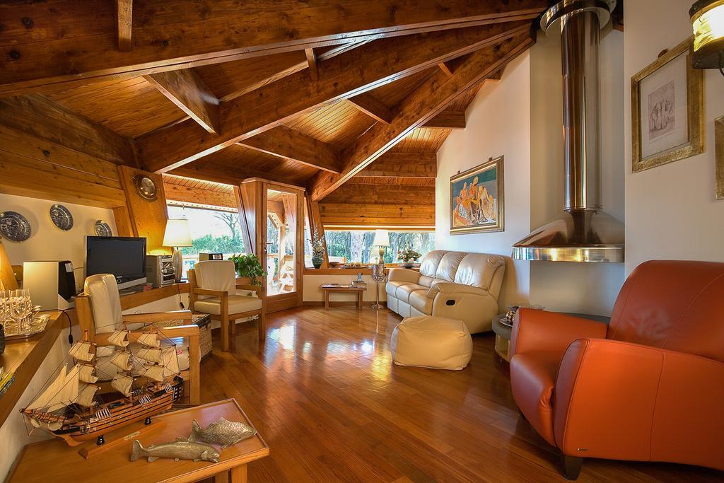 La Bussola Beach Hotel Пунта-Ала Экстерьер фото